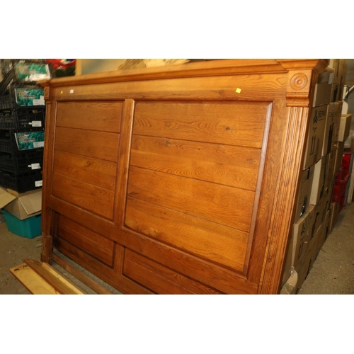 117 - SUPER KING SIZE OAK DOUBLE BED FRAME