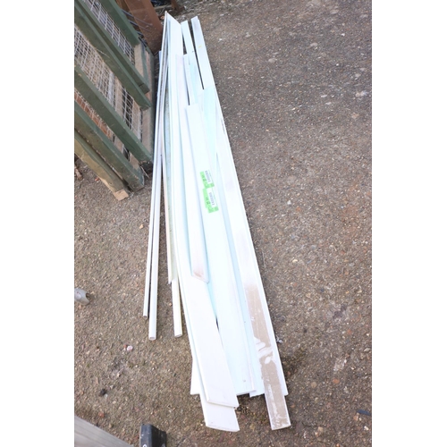 15A - QTY OF WHITE PVC WINDOW STRIPS