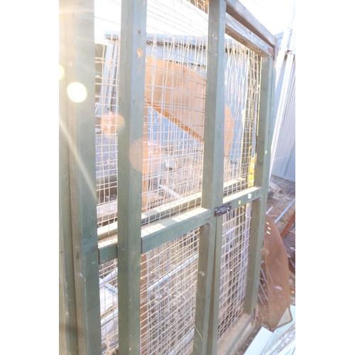 15 - 3 WIRE PANELS/DOG CAGE