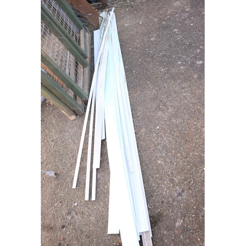 15A - QTY OF WHITE PVC WINDOW STRIPS