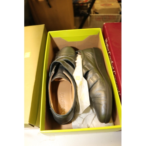 290 - 6 X BOXED LADIES SHOES OF VARIOUS STYLE - SIZE 5 1/2