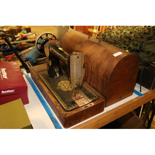 291 - OAK CASED SINGER SEWING MACHINE