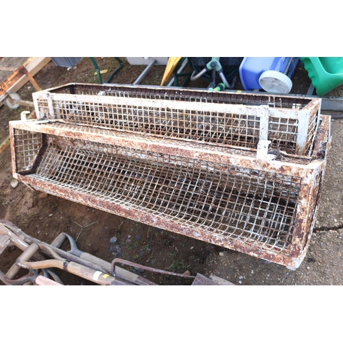 32 - 4 X METAL WINDOW BOXES/TROUGHS