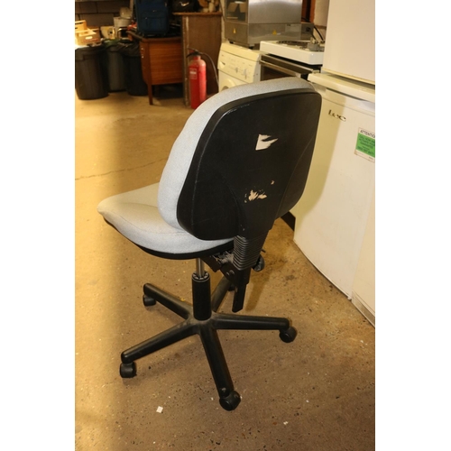 333A - OFFICE CHAIR - BLUE