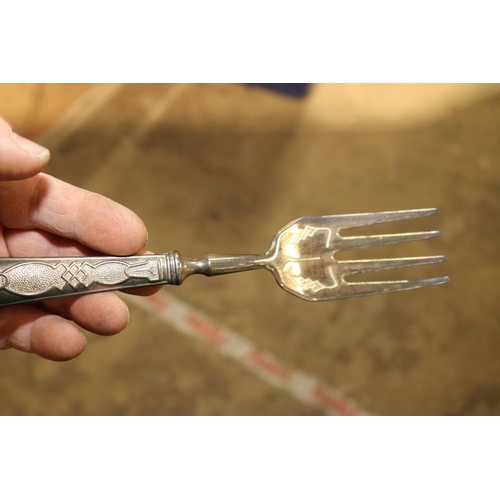 354 - SET OF 6 SILVER PLATED SPOONS, PICKLE FORK, LETTER OPENER & CAKE SLICE SET