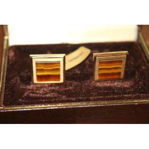 392 - QTY OF CUFF LINKS