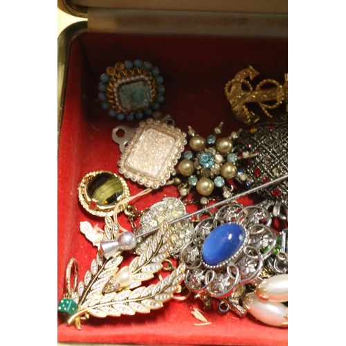 409 - JEWELLERY BOX & COSTUME JEWELLERY