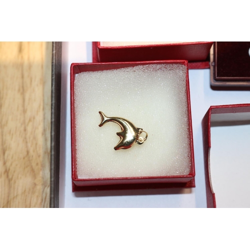 411 - 9CT GOLD PAIR OF EARRINGS/PHONE CHARM/DOLPHIN CHARM - 1.5GMS TOTAL