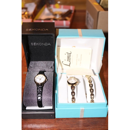 427 - BOXED SEKONDA LADIES WATCH/LIMIT WATCH & BRACELET SET