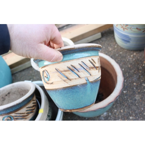 43 - VARIOUS SIZED GLAZED GARDEN PLANTERS/POTS