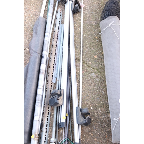 54 - QTY OF THREADED BAR/ROOF BARS ETC