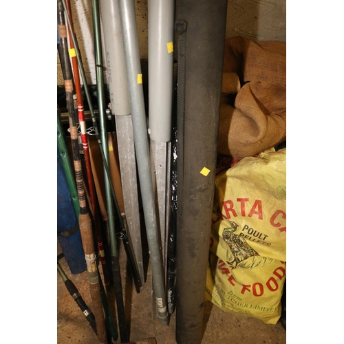 81 - BEACH FISHING ROD HOLDERS/VARIOUS RODS & CASE