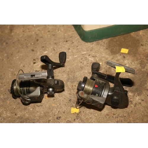 86 - 3 FISHING ROLLS & 2 REELS