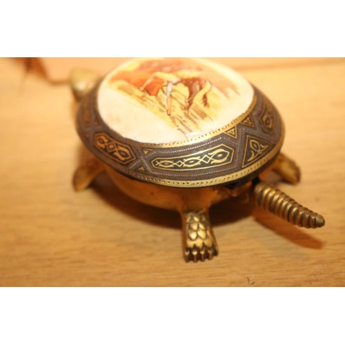 475 - VINTAGE BRASS WINDUP TURTLE DESK BELL