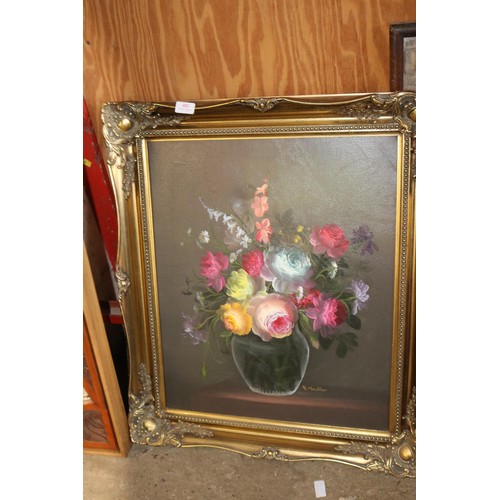 550 - GOLD FRAME PAINTING VASE OF FLOWERS