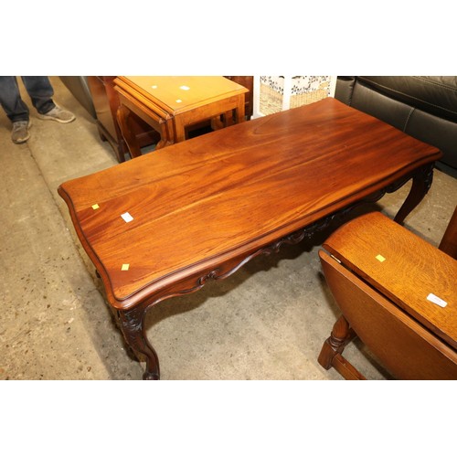 618 - LARGE MAHOGANY COFFEE TABLE