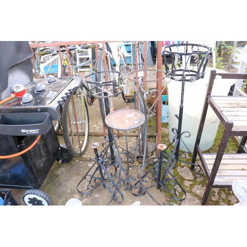 67 - Collection of metal plant stands