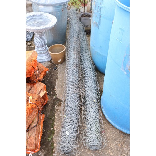 81 - 2 rolls of wire netting