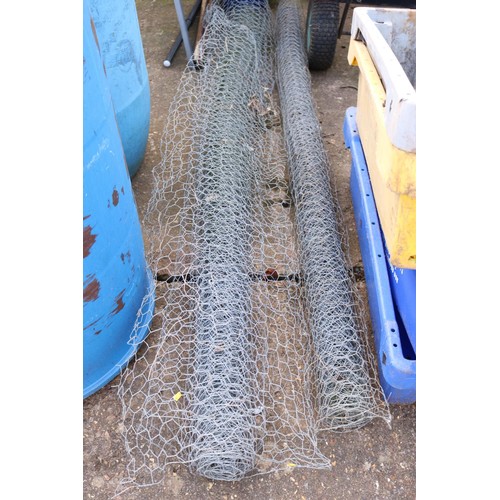 83 - 2 rolls of wire netting