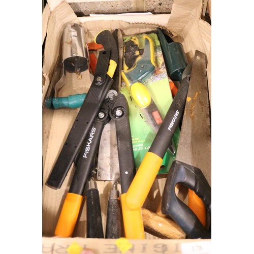 178 - Tray of 17 gardening hand tools, incl sprayer