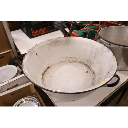 220 - Large enamel bowl porcelain wash bowl and stainless steel Bucket