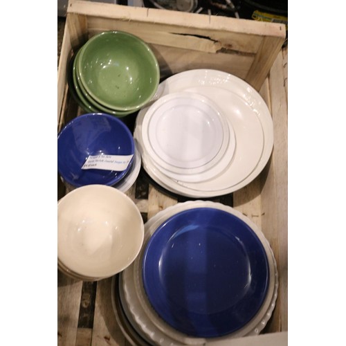 238 - 8 x trays various kitchenware