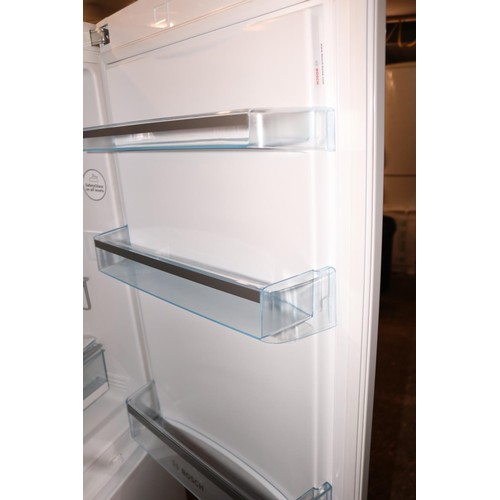 266 - Bosch fridge/freezer - warranted until 12 noon Tuesday following the above sale