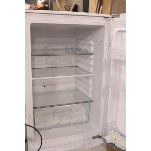 270 - Fridgemaster fridge/freezer - warranted until 12 noon Tuesday following the above sale