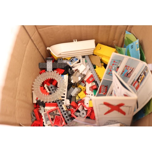 366 - Qty of loose lego, vintage & modern boxes