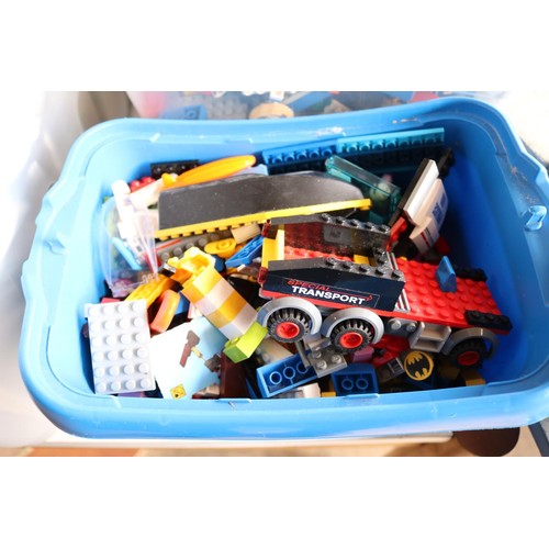 366 - Qty of loose lego, vintage & modern boxes