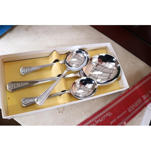 383 - qty of various cutlery