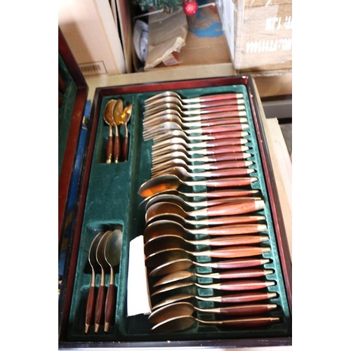 383 - qty of various cutlery