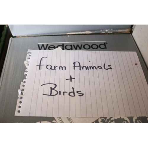 384 - Box of farm animals, birds & wall plates (12)