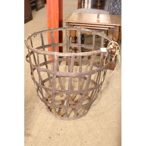 402 - Large metal basket