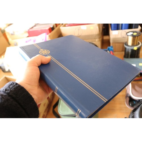 434 - 8 stock books stamp albums