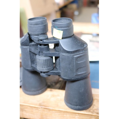 478 - 2 pairs of binoculars