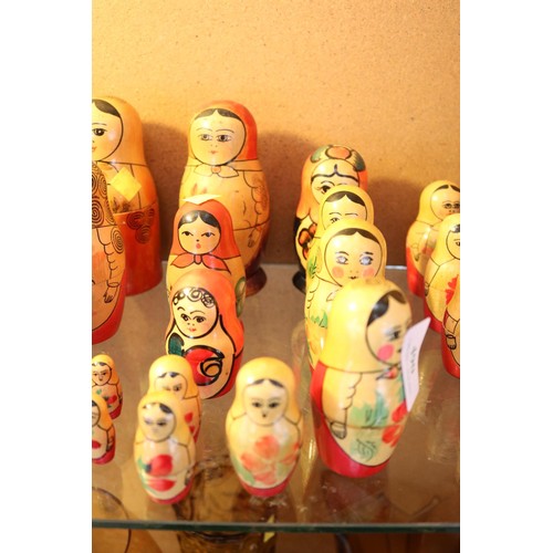 490 - Collection of Russian dolls