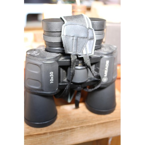 498 - 2 pairs of binoculars