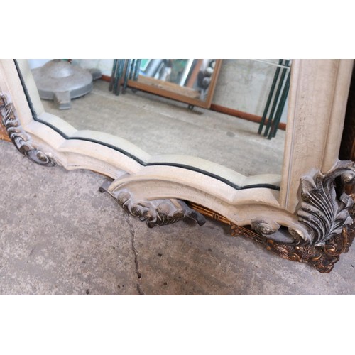 539 - Large wall mirror, decorative frame