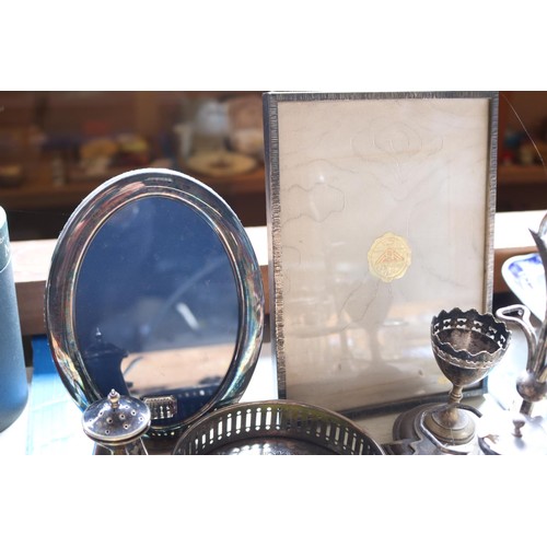 576 - Silver plate qty