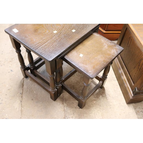 602 - Old charm style nest of 3 tables