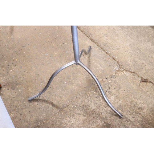 608 - Metal coat stand