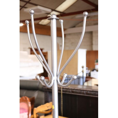 608 - Metal coat stand