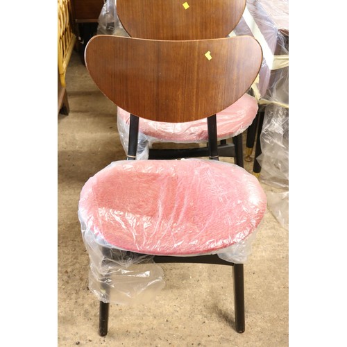 612 - G-plan drop leaf table with 4 chairs