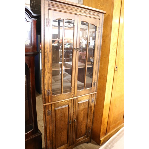 622 - Old charm style corner display cabinet