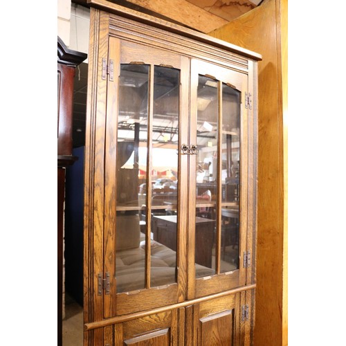 622 - Old charm style corner display cabinet