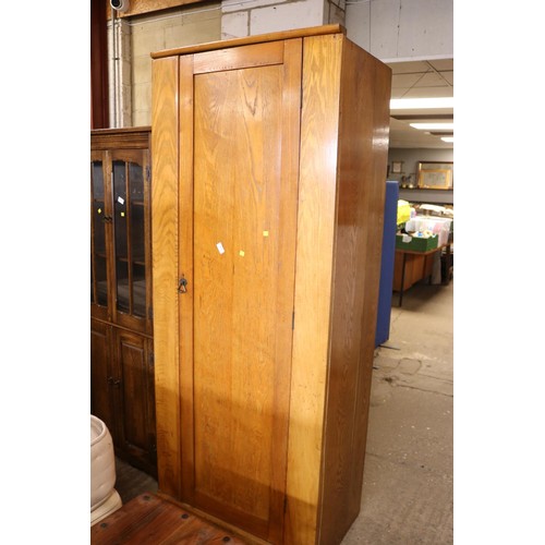 623 - Antique oak cupboard