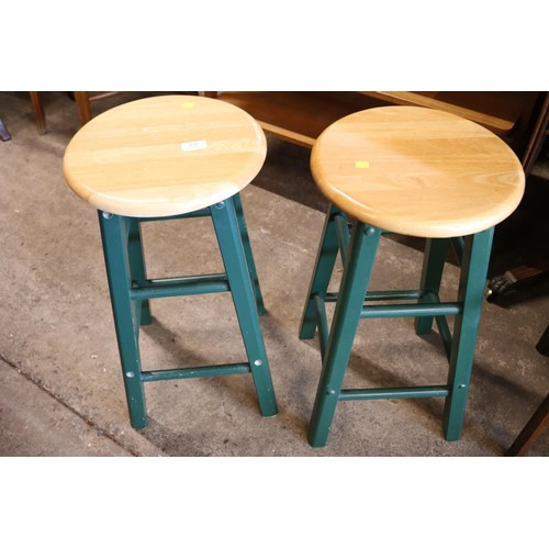 632 - 2 kitchen stools