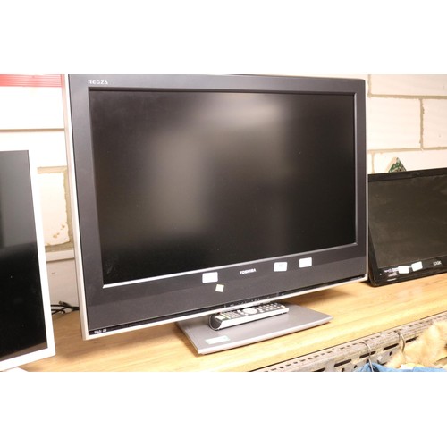 110 - TOSHIBA TV WITH REMOTE- WARRANTED UNTIL 12 NOON TUESDAY FOLLOWING THE ABOVE SALE