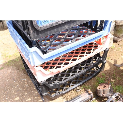 72 - Qty of plastic crates/trays